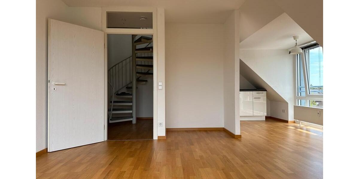 Helle moderne Maisonette Wohnung mit EKB, Balkon und Tiefgaragenplatz in Meerbusch-Osterath. 2 zimmer