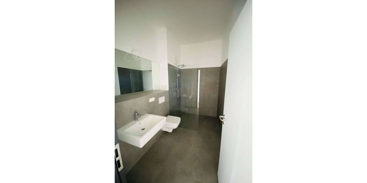 Elegante & moderne 4 ZKB-Wohnung, teilklimatisiert mit Einbauküche, nähe MMT Campus & UMM 4 zimmer