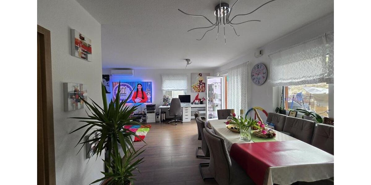 Etagenwohnung Siegen Dillnhütten - 2 Zimmer, 90 m&sup2;, 1.050&euro; | Angebot:25989235