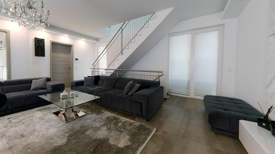 Doppelhaushälfte Wiesbaden Mainz-Kastel - 5 Zimmer, 157 m&sup2;, 2.800&euro; | Angebot:24680540