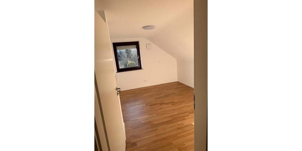 Dachgeschoßwohnung Balingen - 3.5 Zimmer, 70 m&sup2;, 950&euro; | Angebot:24842559