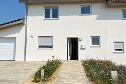 Erstbezug - moderne DH Hälfte mit PV Anlage, Wallbox, Wärmepumpe