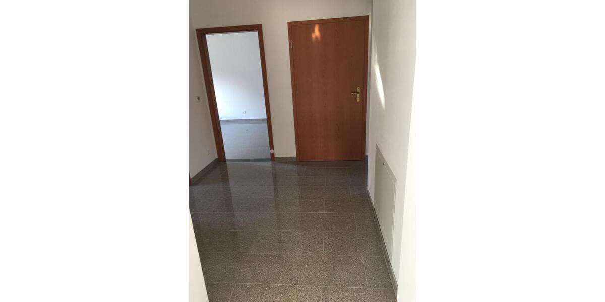 Etagenwohnung Saarbrücken Ensheim - 4 Zimmer, 105 m&sup2;, 850&euro; | Angebot:26225918
