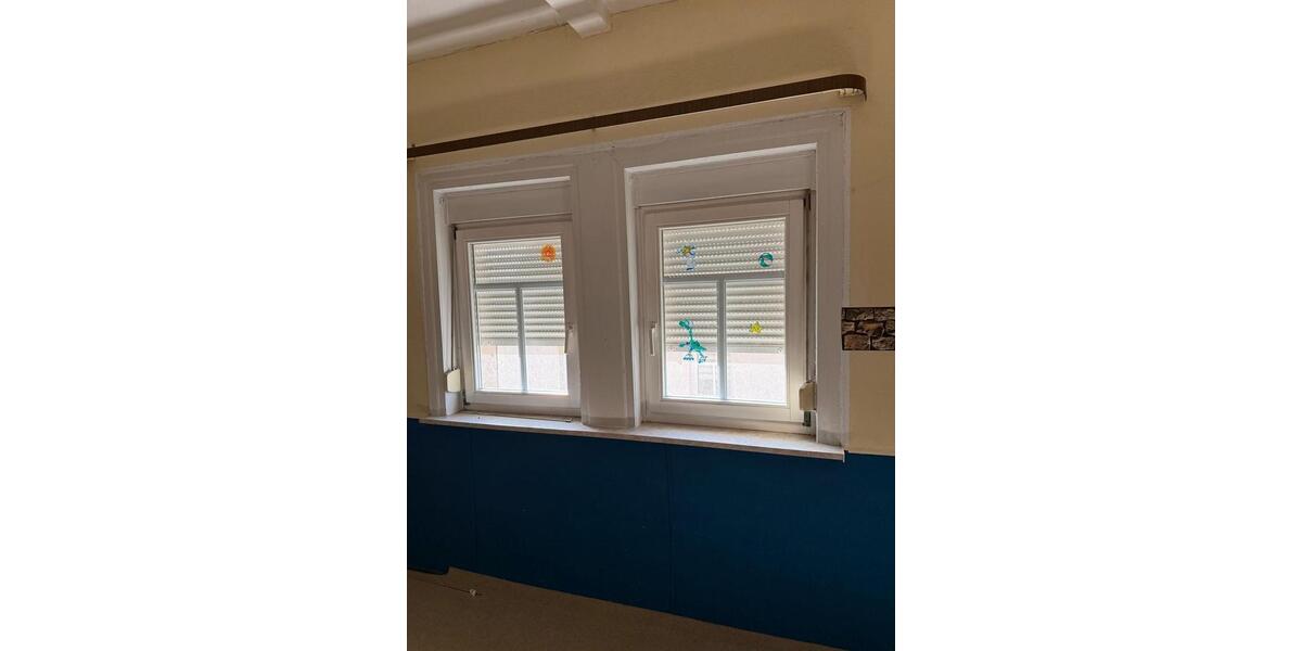 Große FamZum Miete 3-4 Mehrfamilienhäuser jede 4-6 Zimmern,WIEHE 3 zimmer