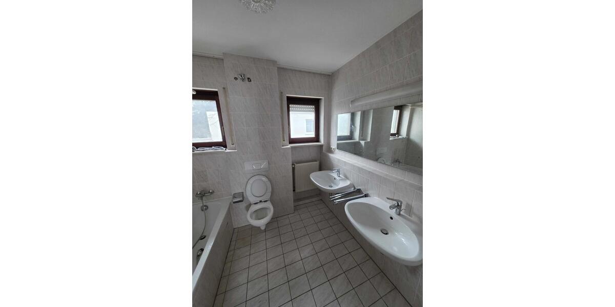 Einfamilienhaus Neubiberg - 4 Zimmer, 137 m&sup2;, 2.860&euro; | Angebot:26035916