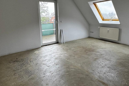 2 Raum Wohnung im Dachgeschoss mit EBK und großem Balkon 2 zimmer