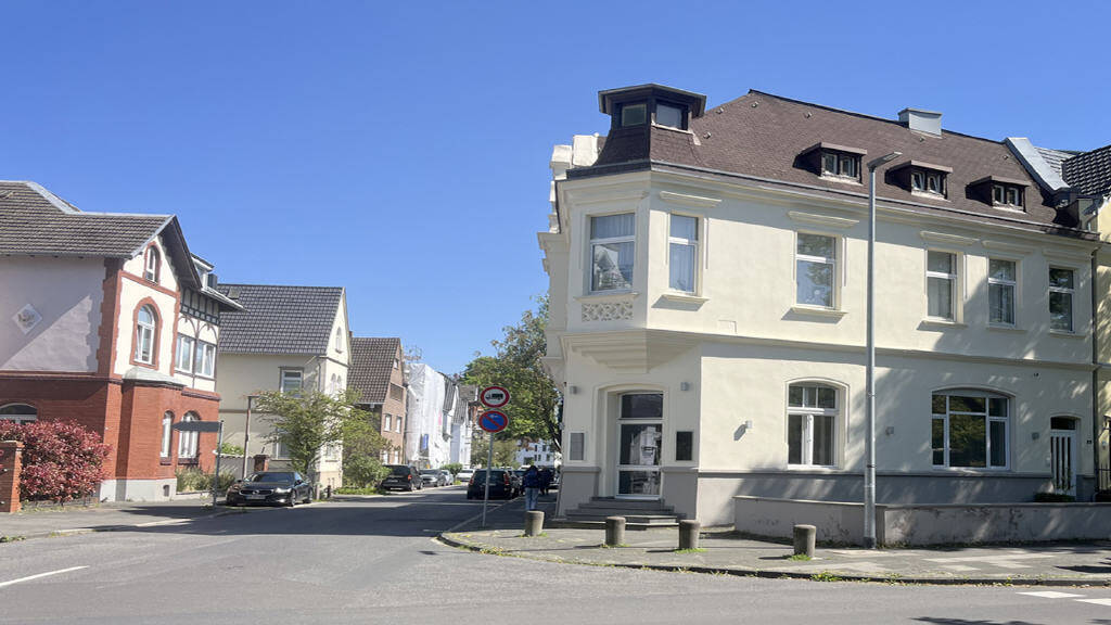 Etagenwohnung Brühl - 3 Zimmer, 137 m&sup2;, 1.550&euro; | Angebot:26488672