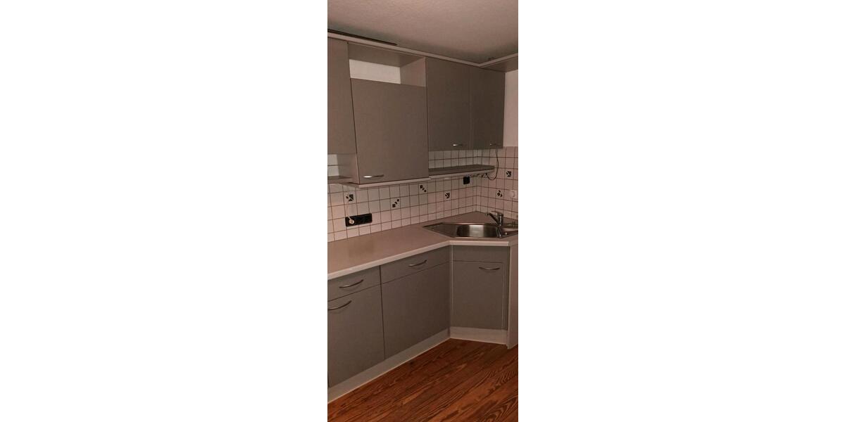 Etagenwohnung Hermersberg - 6 Zimmer, 140 m&sup2;, 830&euro; | Angebot:25872307