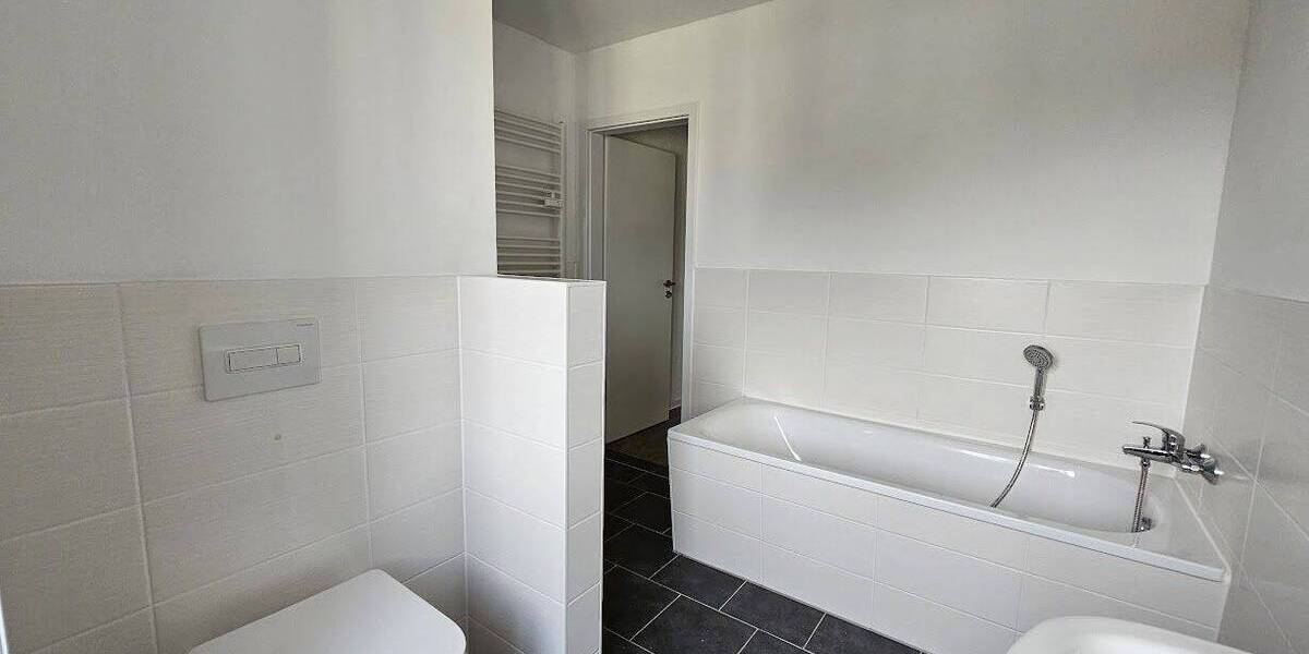 Etagenwohnung Magdeburg Lemsdorf - 4 Zimmer, 96 m&sup2;, 961&euro; | Angebot:26293202