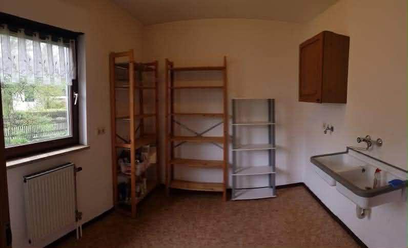 Einfamilienhaus Weiden in der Oberpfalz - 5 Zimmer, 185 m&sup2;, 2.250&euro; | Angebot:24666950