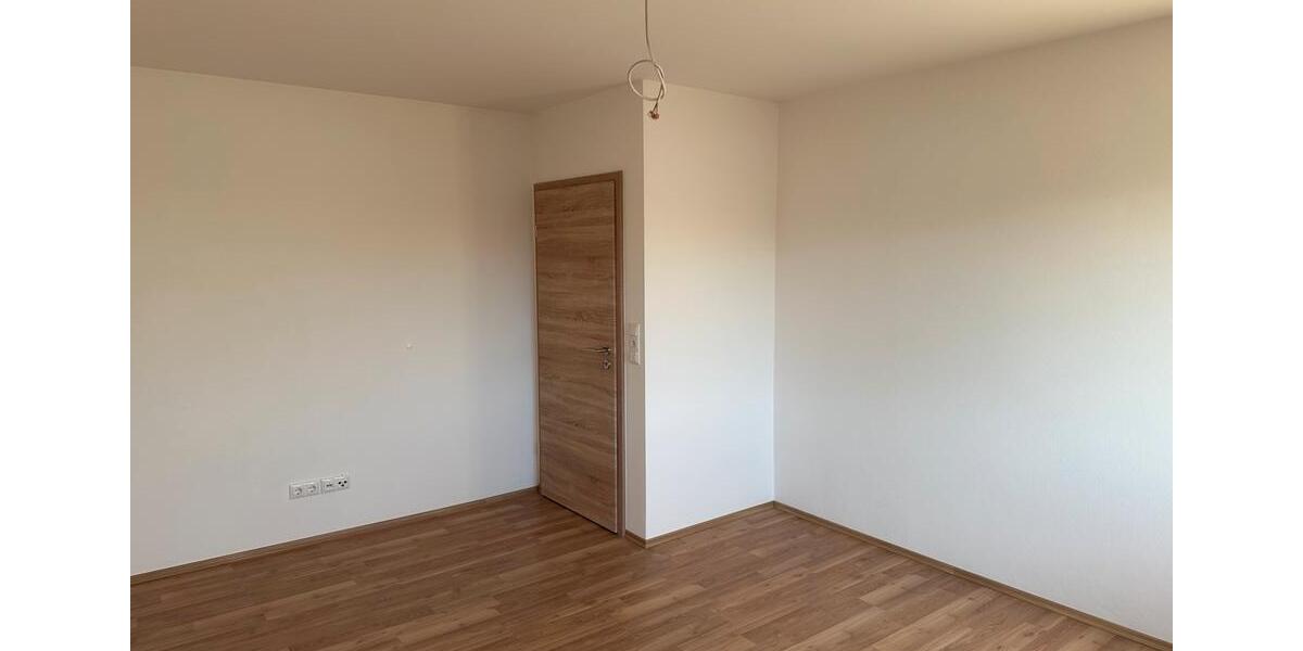 Doppelhaushälfte Osterhofen - 6 Zimmer, 175 m&sup2;, 1.350&euro; | Angebot:26399730