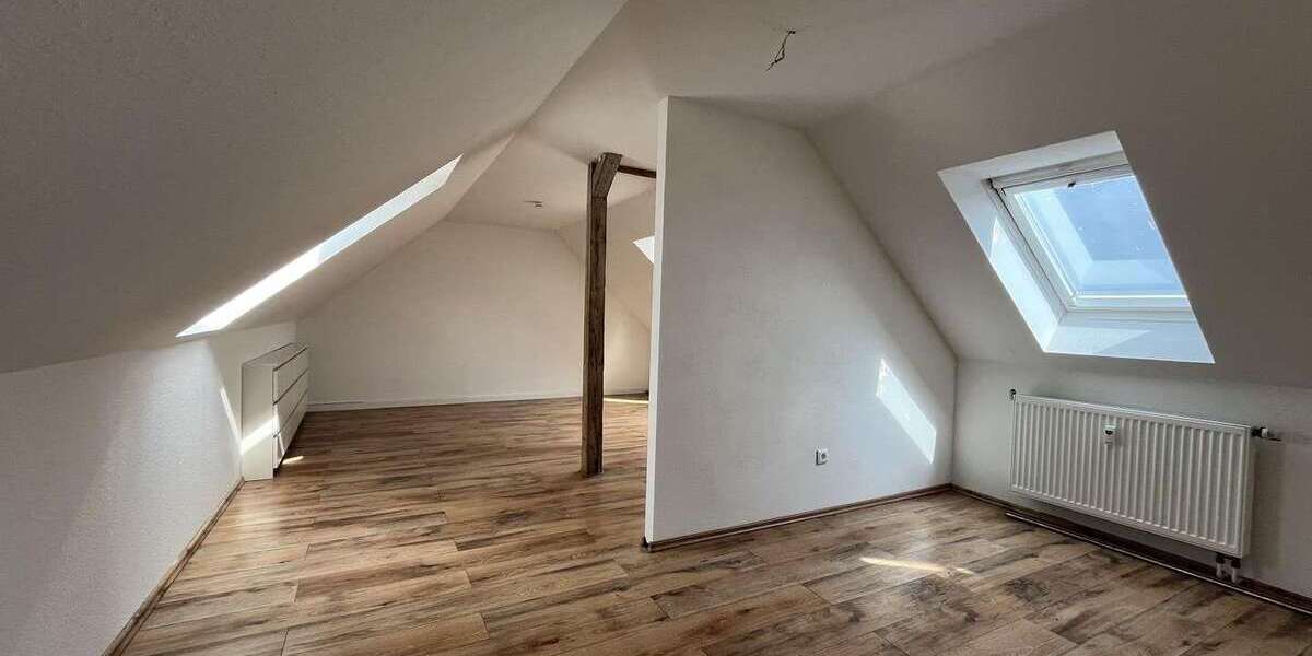 Etagenwohnung Chemnitz Lutherviertel - 4 Zimmer, 94 m&sup2;, 560&euro; | Angebot:27068887