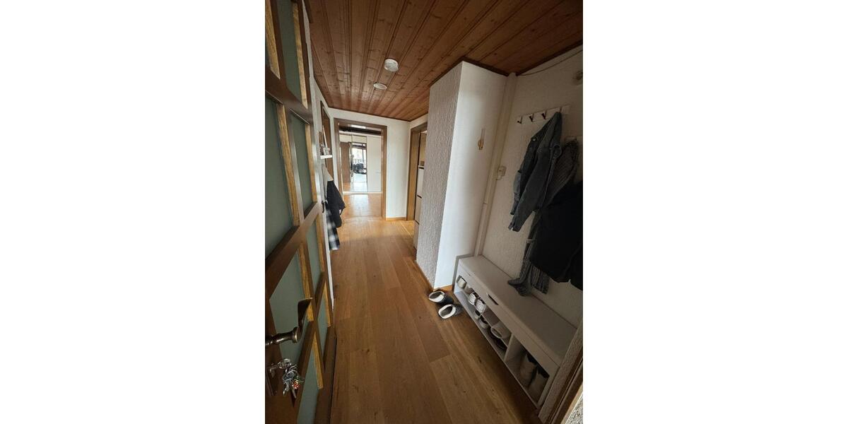 Dachgeschoßwohnung Gersheim - 3 Zimmer, 89 m&sup2;, 700&euro; | Angebot:25653149