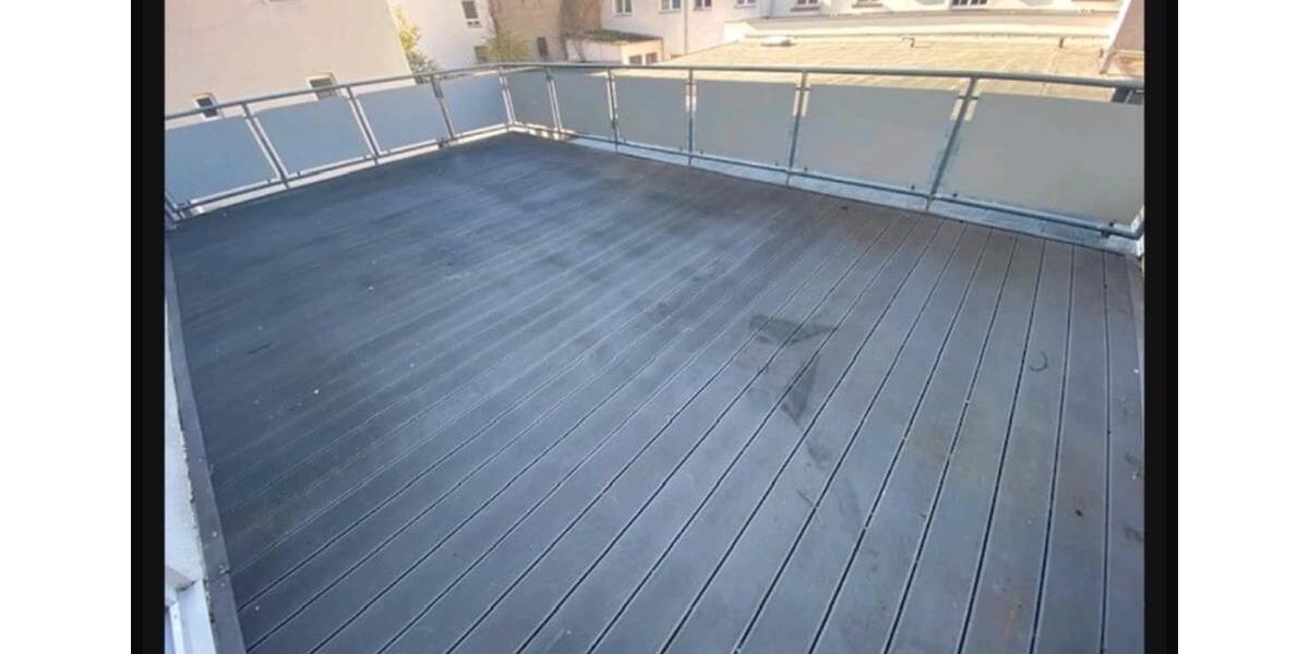 Etagenwohnung Wiesbaden Biebrich - 3 Zimmer, 100 m&sup2;, 1.350&euro; | Angebot:24705050