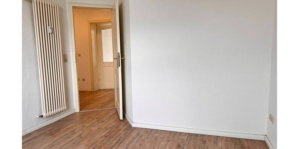 Etagenwohnung Reichenbach Friesen - 3 Zimmer, 62 m&sup2;, 300&euro; | Angebot:26015990