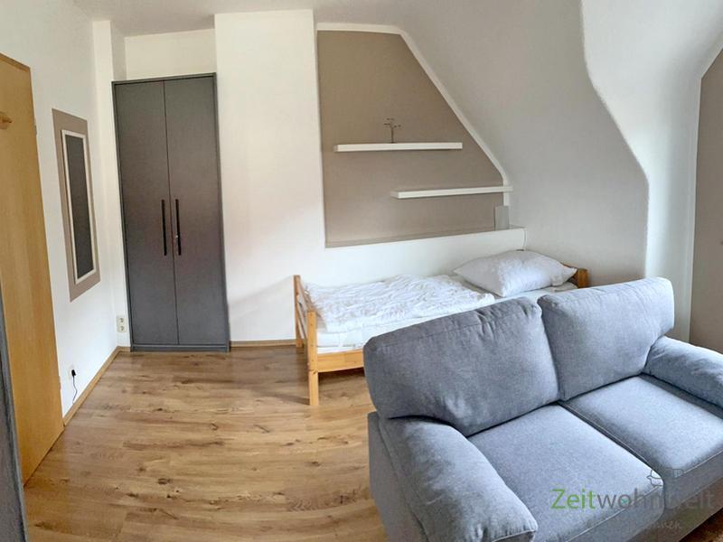 (EF0170_Y) Erfurt: Löbervorstadt, möbliertes Zimmer in schöner Wohnlage im DG mit eigenem Bad, an Wochenendheimfahrer 1 zimmer