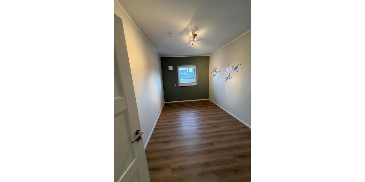 Dachgeschoßwohnung Schlüchtern - 5 Zimmer, 148 m&sup2;, 1.300&euro; | Angebot:24867340