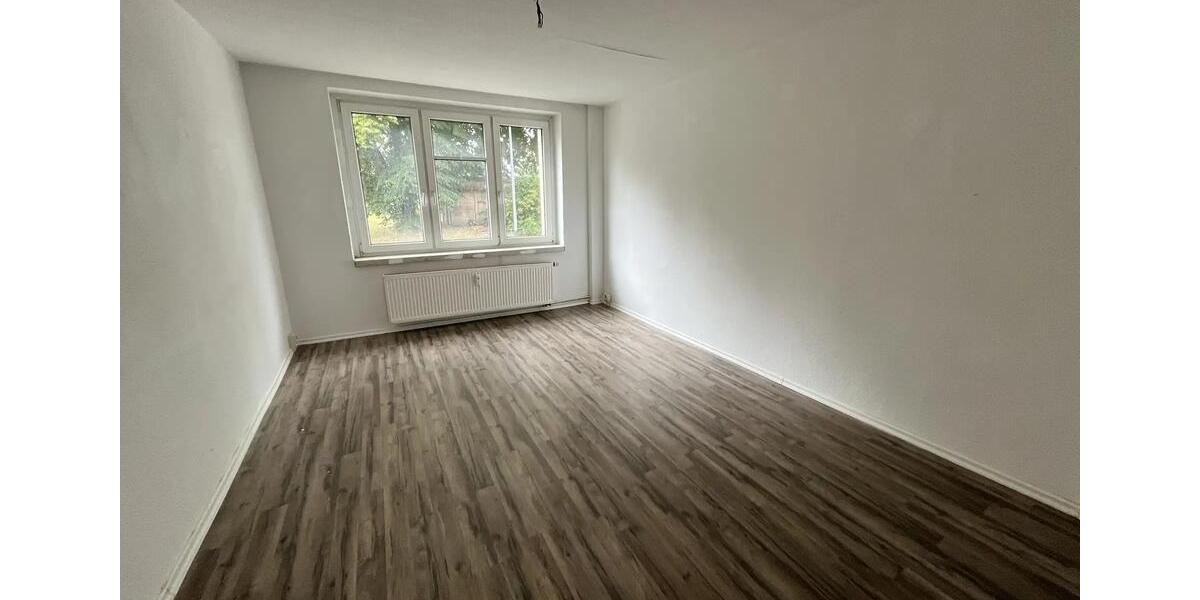 Helle Erdgeschosswohnung mit Dusche, Küche & Garderobenplatz 1 zimmer