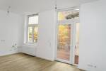 Neu renovierte, große Wohnung mit EinliegerWohnung zu vermieten