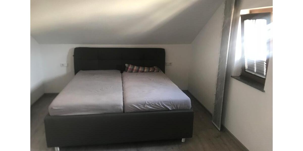 Etagenwohnung Osann-Monzel Monzel - 7 Zimmer, 180 m&sup2;, 1.350&euro; | Angebot:25973237