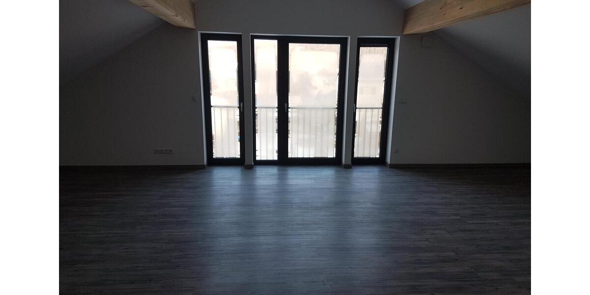 Dachgeschoßwohnung Kelheim - 3 Zimmer, 990&euro; | Angebot:22476377