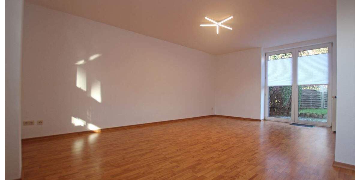 * Komfortable 2-Zimmer-Wohnung * Terrasse * Duschbad * EBK * Pkw-Stellplatz u.a.m. 2 zimmer
