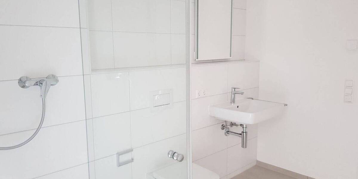 Etagenwohnung Weil am Rhein - 2 Zimmer, 67 m&sup2;, 900&euro; | Angebot:26192313