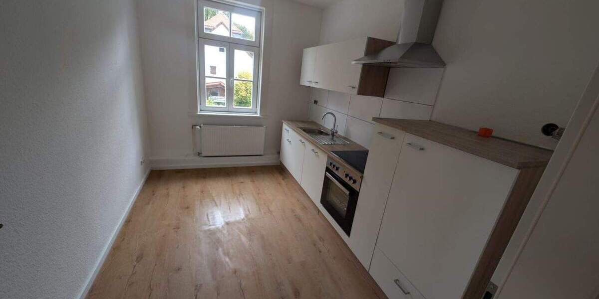 *Erstbezug nach Komplettsanierung! 2-Zi-Wohnung mit neuer Einbauküche u. saniertem Duschbad* 2 zimmer