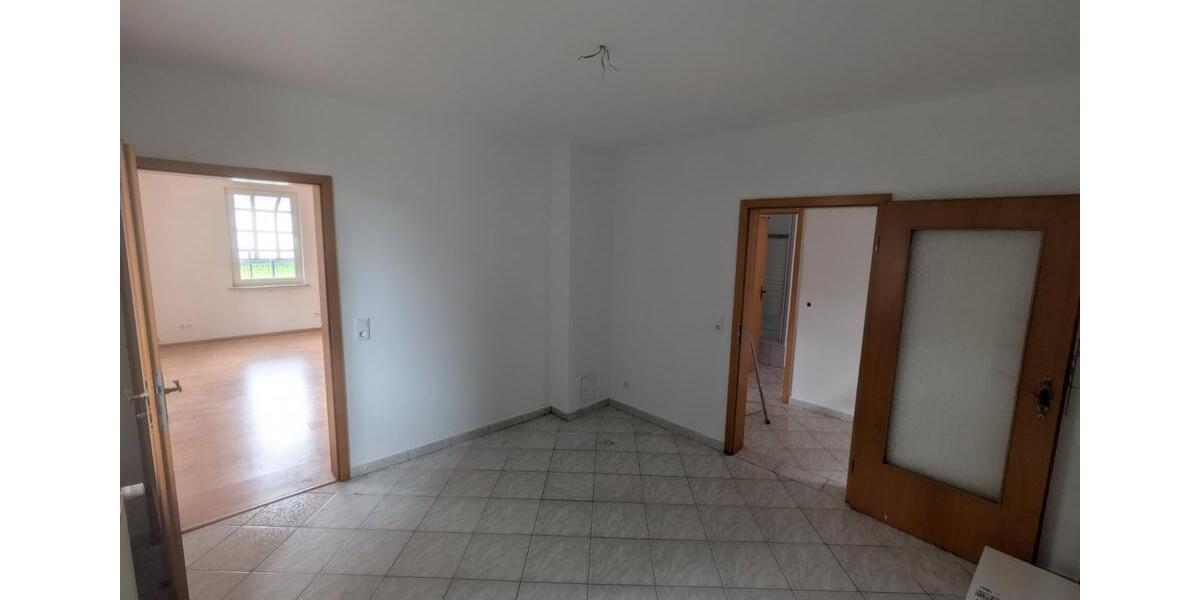 Einfamilienhaus Porta Westfalica - 4 Zimmer, 100 m&sup2;, 1.000&euro; | Angebot:25755306