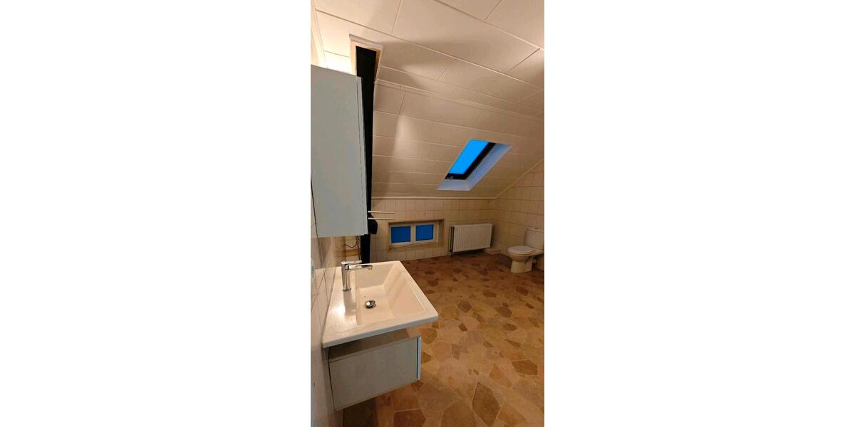 Dachgeschoßwohnung Eschweiler - 3.5 Zimmer, 102 m&sup2;, 910&euro; | Angebot:24842438