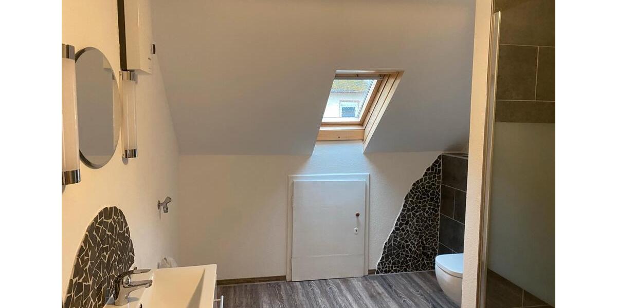 Dachgeschoßwohnung Briedel - 3 Zimmer, 82 m&sup2;, 650&euro; | Angebot:25830725