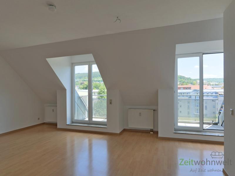 (12536 15) MGN: bezugsfertige 2-Raum-Dachgeschoss mit 2 Balkons, EBK möglich, Hausmeisterdienste inklusive