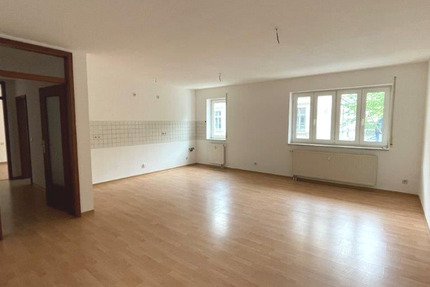 Wohnung Plauen - 2 Zimmer, 63 m&sup2;, 295&euro; | Angebot:12319763