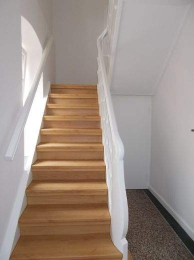 Schicke Wohnung in Top Zustand mit, überdachtem Balkon im 1. OG eines 3 FHS in St. Ingbert - Rohrbach
