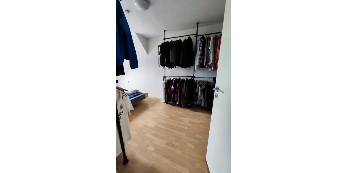 Dachgeschoßwohnung Hof Altstadt - 1 Zimmer, 70 m&sup2;, 660&euro; | Angebot:26621749