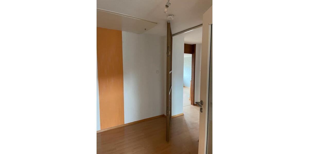Dachgeschoßwohnung Zellingen - 3 Zimmer, 65 m&sup2;, 1.100&euro; | Angebot:24852151