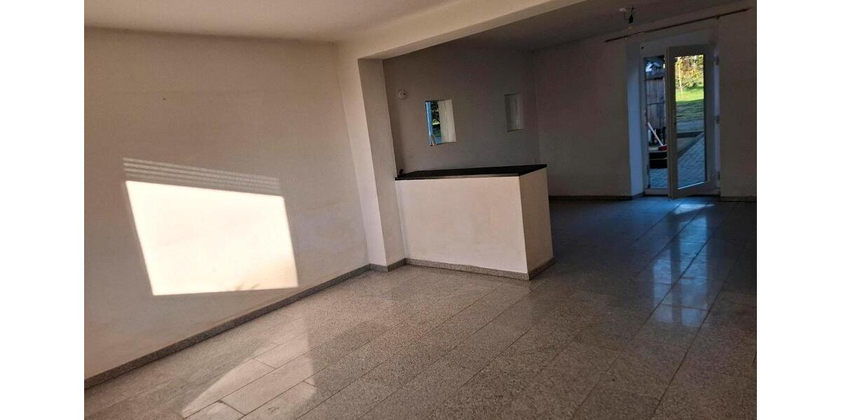 Einfamilienhaus Üttfeld - 7 Zimmer, 140 m&sup2;, 1.050&euro; | Angebot:24735854