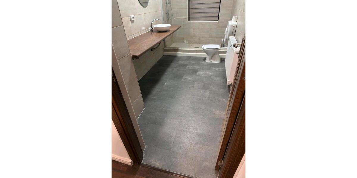 Etagenwohnung Crimmitschau - 3 Zimmer, 90 m&sup2;, 500&euro; | Angebot:26455405