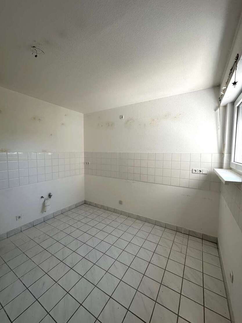 ++Aktuell in Sanierung!!! 3-RW mit Balkon und 2 Badezimmer++ 3 zimmer