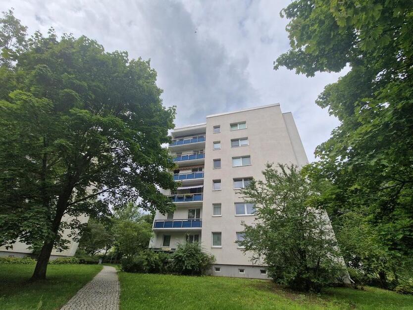 **FRISCH RENOVIERT`**3-Zimmer-Wohnung Balkon 2.OG Bad mit Wanne