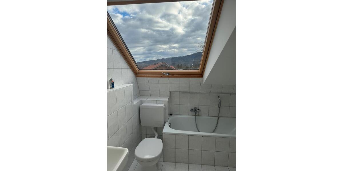 Dachgeschoßwohnung Amerang - 3 Zimmer, 70 m&sup2;, 1.000&euro; | Angebot:25270365