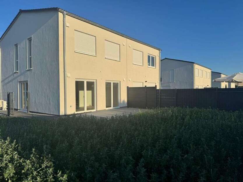 Haus zum Mieten in Friedersdorf 1.700 € 102 m²