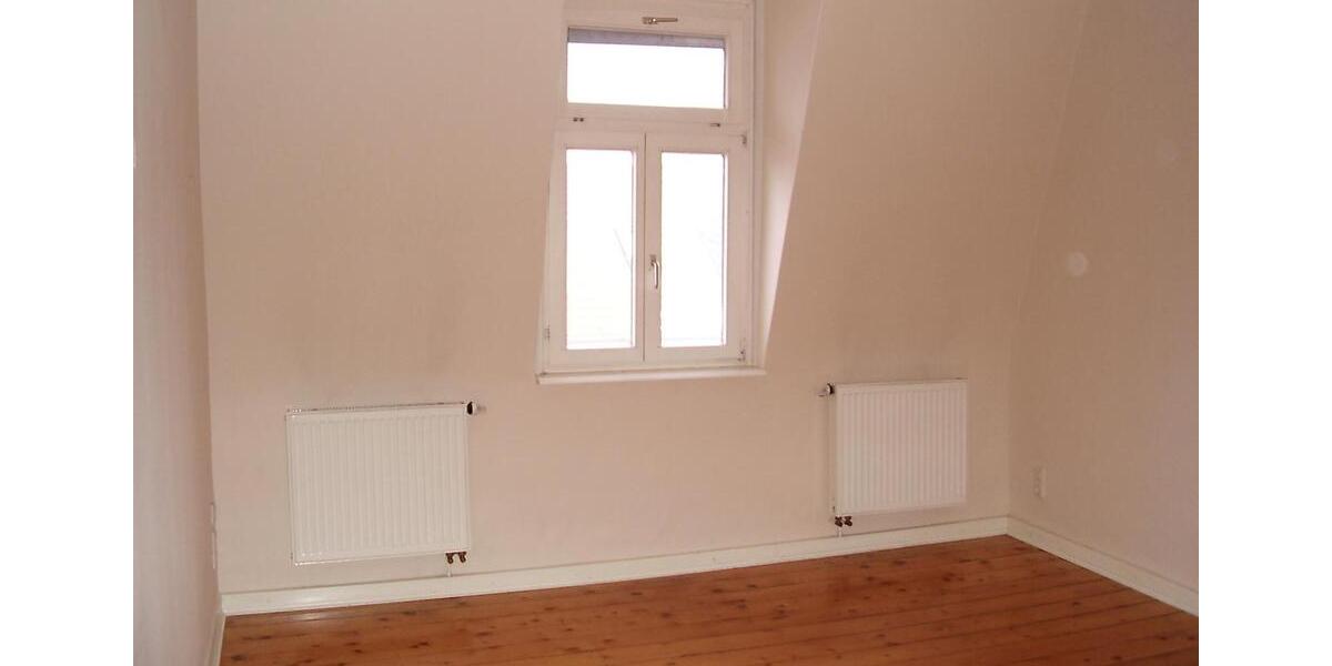 Dachgeschoßwohnung Weimar - 4 Zimmer, 84 m&sup2;, 850&euro; | Angebot:25160952