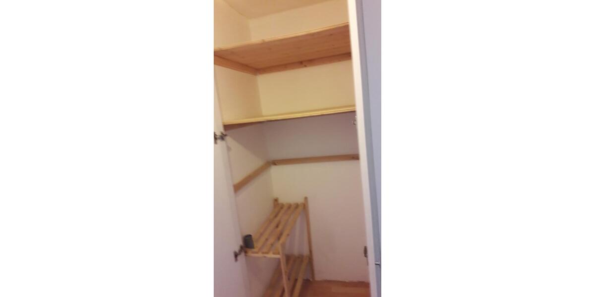 Etagenwohnung Nittendorf - 1 Zimmer, 32 m&sup2;, 395&euro; | Angebot:24270768