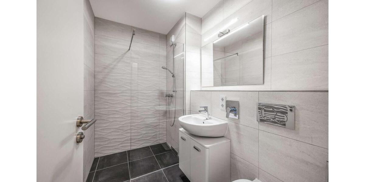 Etagenwohnung München Bogenhausen - 3 Zimmer, 77 m&sup2;, 2.230&euro; | Angebot:26693069