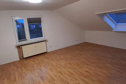 Gemütliche 2-Zimmer Dachgeschosswohnung zimmer