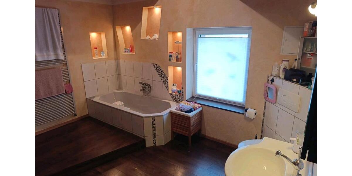 Etagenwohnung Görwihl - 6 Zimmer, 175 m&sup2;, 1.500&euro; | Angebot:26423402