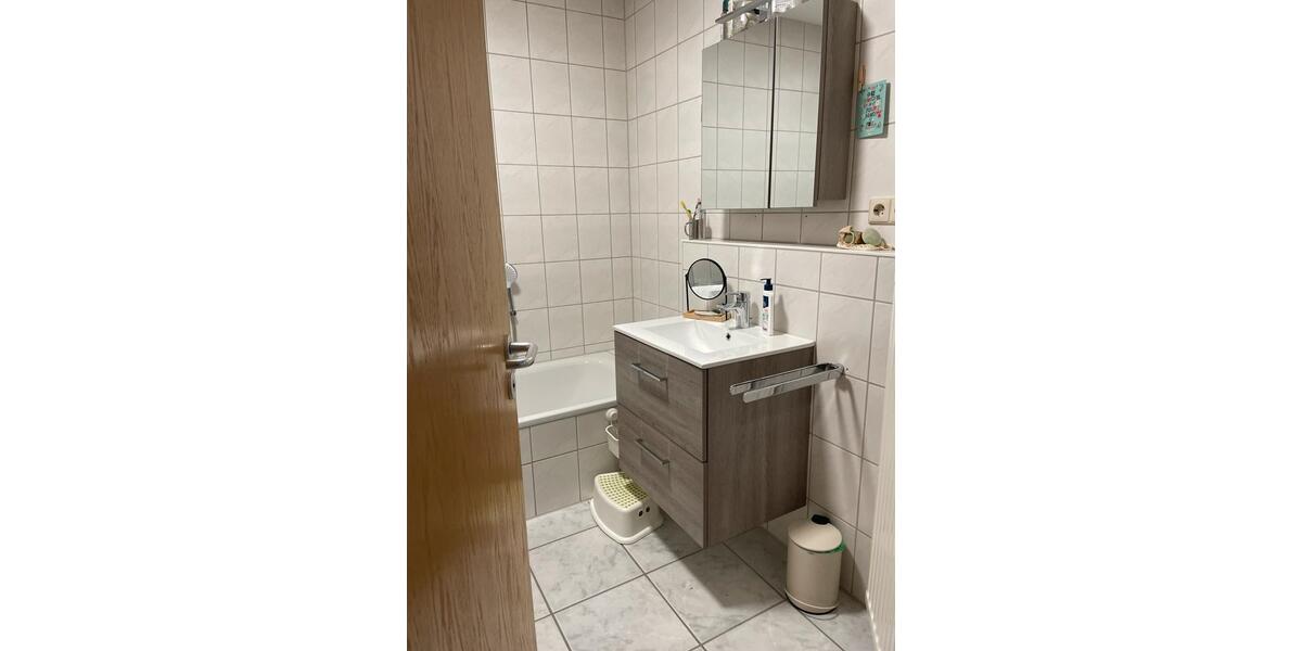 Dachgeschoßwohnung Rottenburg am Neckar - 3 Zimmer, 72 m&sup2;, 1.300&euro; | Angebot:24609257