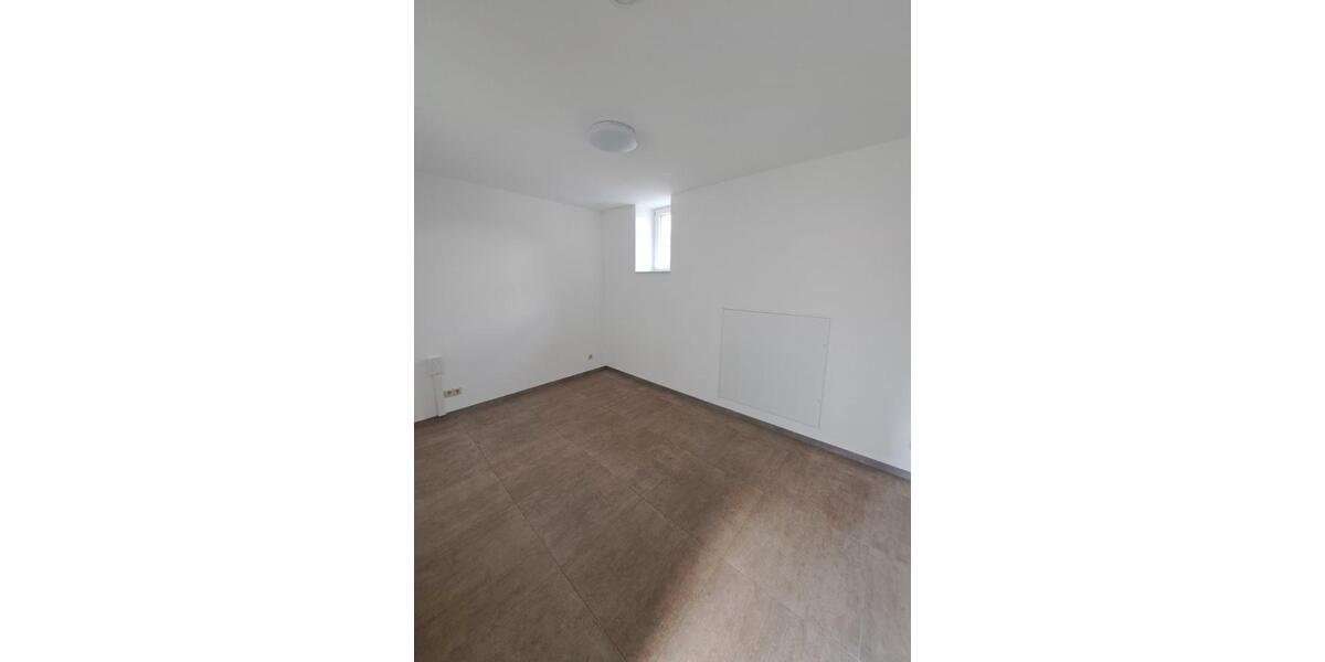 Etagenwohnung Großenhain - 3 Zimmer, 140 m&sup2;, 850&euro; | Angebot:26645170
