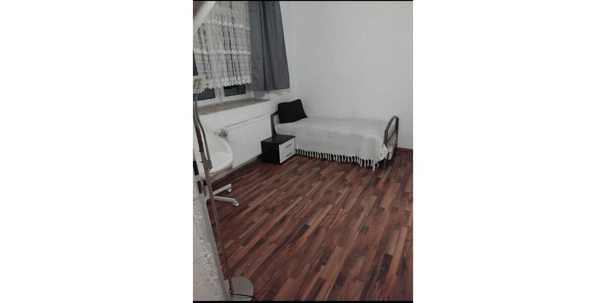 Etagenwohnung Bochum Bochum-Mitte - 2 Zimmer, 24 m&sup2;, 350&euro; | Angebot:25443943